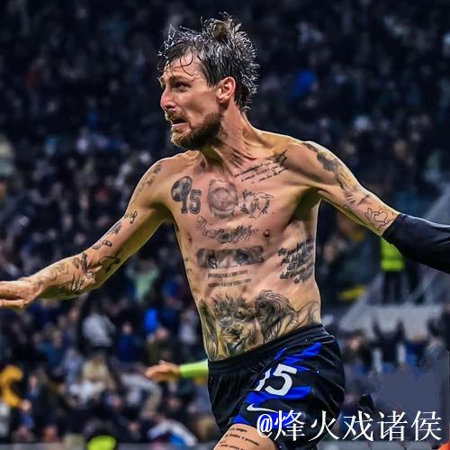 萨内蒂:批评劳塔罗毫无道理,他已载入国米历史 萨内蒂:批评劳塔罗毫无道理,他已载入国米历史